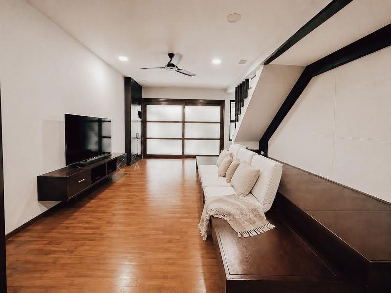 MacPherson Garden Estate, Jalan Gembira, Macpherson / Potong Pasir, 2 Bedrooms, 1,200 sqft, Terraced House For Sale, by Karen Tan, 500251323 - PropertyGuru.com.sg