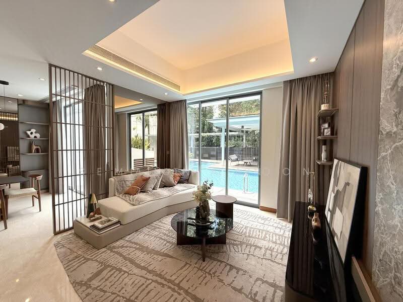 TOP-ed 3-Storey 5BR Strata Corner Terrace | 1km of RGPS, Newton / Novena, 5 Bedrooms, 3,154 sqft, Cluster House For Sale, by Semantha Soon, 500251333 - Living Room - PropertyGuru.com.sg