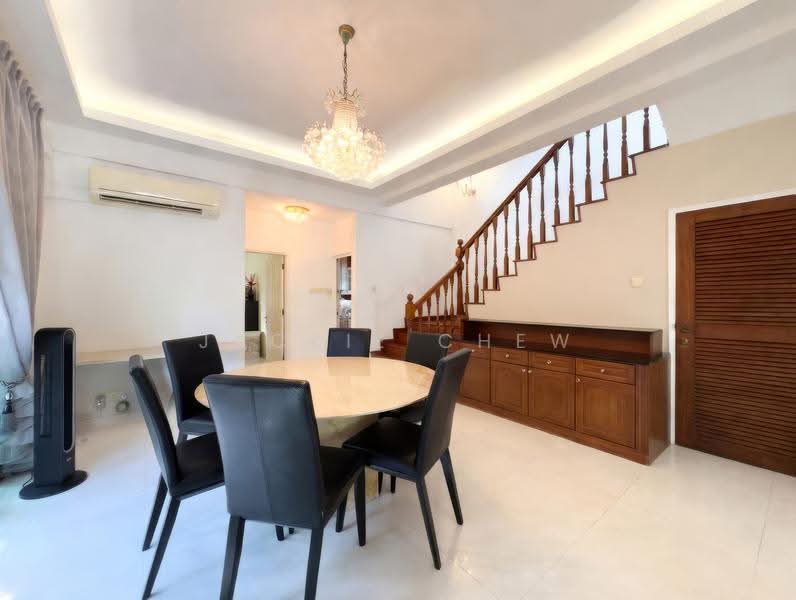 ★ GIANT ★ DISTRICT 19 Serangoon Gardens Semi-Detached Home | Move-in Condition, Cooling Close, Chartwell Drive, Conway Grove, Hougang / Punggol / Sengkang, 6 Bedrooms, 4,000 sqft, Semi-Detached House For Sale, by Jackie Chew, 500251346 - Dining Room - PropertyGuru.com.sg
