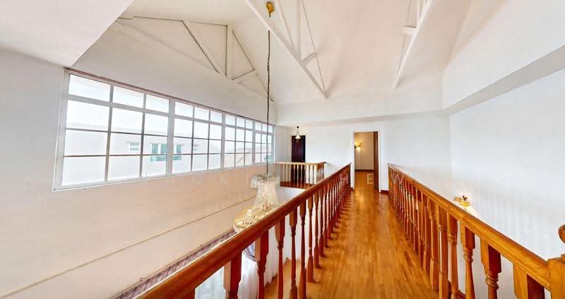 ★ GIANT ★ DISTRICT 19 Serangoon Gardens Semi-Detached Home | Move-in Condition, Cooling Close, Chartwell Drive, Conway Grove, Hougang / Punggol / Sengkang, 6 Bedrooms, 4,000 sqft, Semi-Detached House For Sale, by Jackie Chew, 500251346 - Corridor - PropertyGuru.com.sg