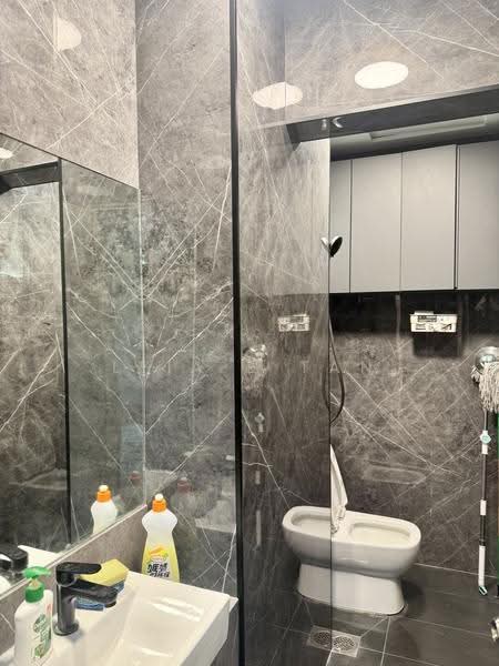The Riverside Piazza, 11 Keng Cheow Street, Boat Quay / Raffles Place / Marina, 980 sqft, Office For Rent, by Leia E Tan, 500251353 - Bathroom - CommercialGuru.com.sg