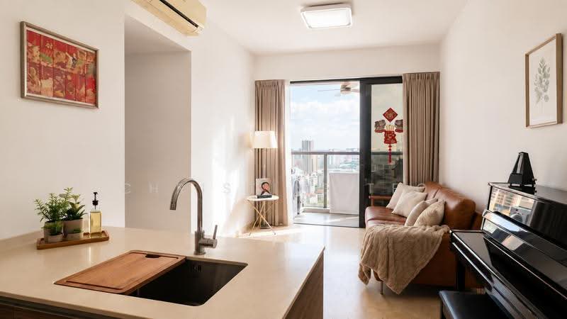 Commonwealth Towers, Alexandra / Commonwealth, 2 Bedrooms, 753 sqft, Condominium For Sale, by Christine Teo, 500251355 - Living Room - PropertyGuru.com.sg