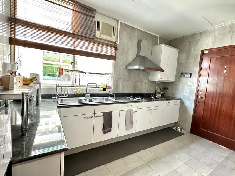 University Park, University Walk, Newton / Novena, 5 Bedrooms, 3,600 sqft, Semi-Detached House For Rent, by Shelley Han, 500251360 - PropertyGuru.com.sg