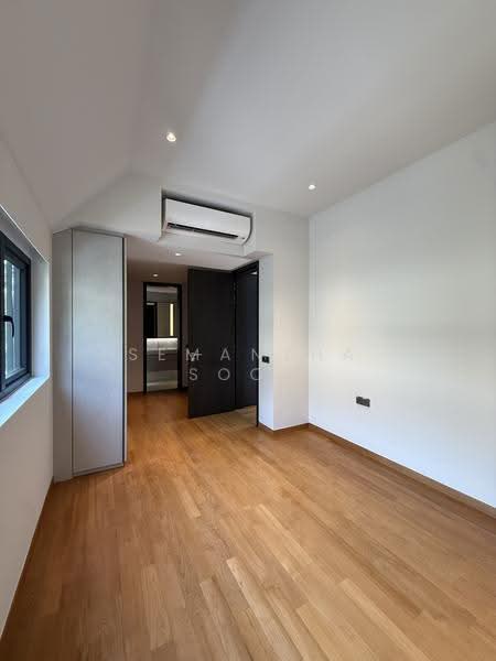 Newly TOP FH Brand New 3 Sty + Attic 5BR Semi-D, Clementi Park / Upper Bukit Timah, 5 Bedrooms, 5,436 sqft, Semi-Detached House For Sale, by Semantha Soon, 500251361 - Bedroom 5 - PropertyGuru.com.sg