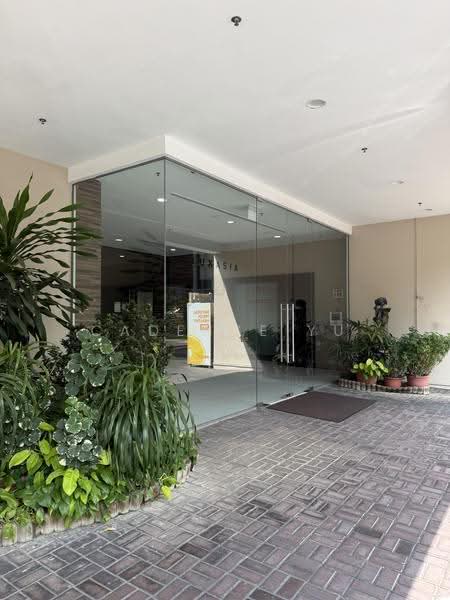 Luxasia Building, 12 Tai Seng Street, Hougang / Punggol / Sengkang, 16,000 sqft, Light Industrial (B1) For Rent, by Cadence Yu, 500251379 - Entrance - CommercialGuru.com.sg