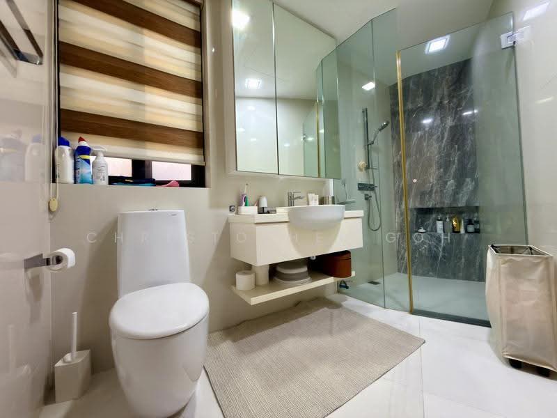 d'Leedon (Former Farrer Court), 13 Leedon Heights, Tanglin / Holland / Bukit Timah, 1 Bedroom, 818 sqft, Condominium For Sale, by Christopher Goh, 500251385 - Bathroom - PropertyGuru.com.sg