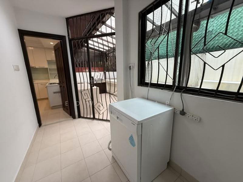 Ming Teck Park, 33 Ming Teck Park, Tanglin / Holland / Bukit Timah, 3 Bedrooms, 5,000 sqft, Semi-Detached House For Rent, by Edward Yap, 500251403 - Kitchen - PropertyGuru.com.sg