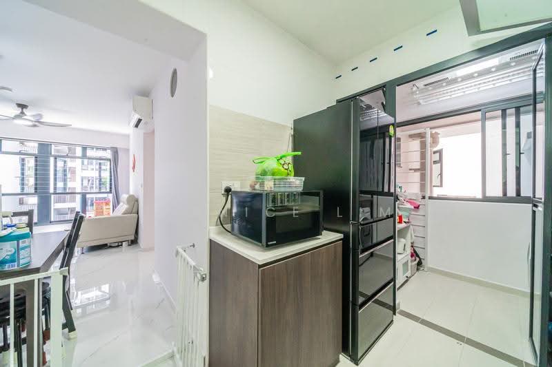 118A Alkaff Crescent, 118A Alkaff Crescent, Macpherson / Potong Pasir, 2 Bedrooms, 732 sqft, HDB Flat For Sale, by Shanice Lim, 500251404 - Living Room - PropertyGuru.com.sg