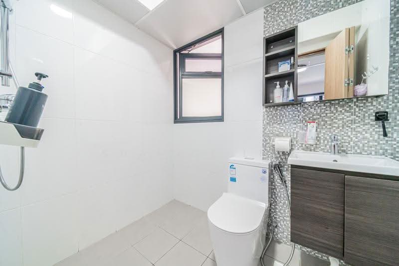 118A Alkaff Crescent, 118A Alkaff Crescent, Macpherson / Potong Pasir, 2 Bedrooms, 732 sqft, HDB Flat For Sale, by Shanice Lim, 500251404 - Bathroom - PropertyGuru.com.sg