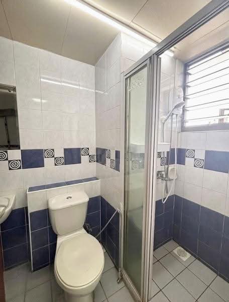 678D Jurong West Street 64, 678D Jurong West Street 64, Boon Lay / Jurong / Tuas, 3 Bedrooms, 1,184 sqft, HDB Flat For Sale, by Raymond Fu, 500251410 - Bathroom - PropertyGuru.com.sg
