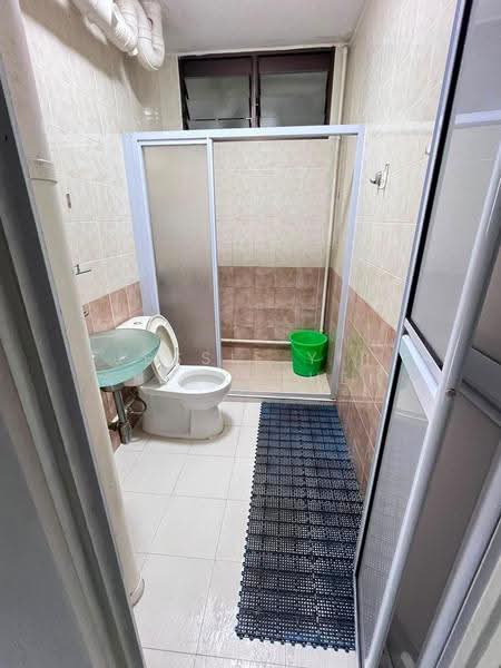 656 Choa Chu Kang Crescent, 656 Choa Chu Kang Crescent, Dairy Farm / Bukit Panjang / Choa Chu Kang, Room Rental, 150 sqft, HDB Flat For Rent, by Jessie Yip Shiok Chen, 500251414 - Bathroom - PropertyGuru.com.sg