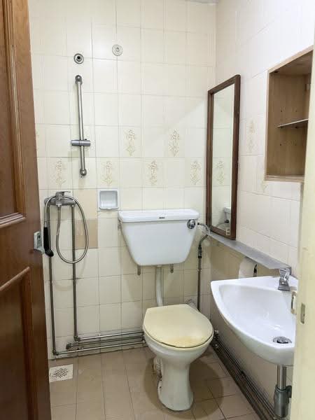 Clementi Park, 137 Sunset Way, Clementi Park / Upper Bukit Timah, Room Rental, 180 sqft, Condominium For Rent, by Anthony Lee, 500251421 - Bathroom - PropertyGuru.com.sg