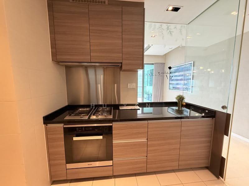8 Saint Thomas, 8 Saint Thomas Walk, Orchard / River Valley, 3 Bedrooms, 1,302 sqft, Condominium For Rent, by Hu Yan, 500251422 - Kitchen - PropertyGuru.com.sg