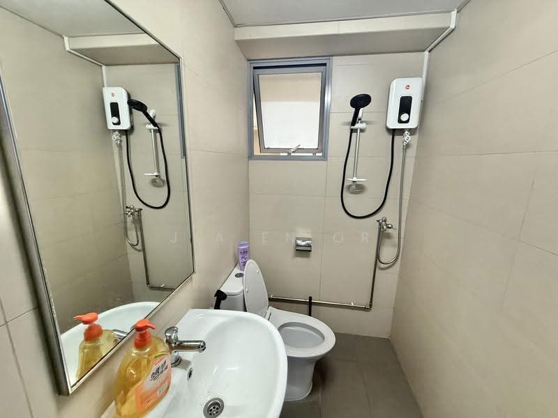 Northpoint Bizhub, 2 Yishun Industrial Street 1, Sembawang / Yishun, 2,562 sqft, Light Industrial (B1) For Sale, by Jia En Or, 500251423 - Bathroom - CommercialGuru.com.sg