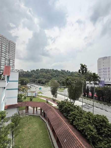 135 Bukit Batok West Avenue 6, 135 Bukit Batok West Avenue 6, Dairy Farm / Bukit Panjang / Choa Chu Kang, 3 Bedrooms, 1,001 sqft, HDB Flat For Sale, by Kelvin Poh, 500251425 - Exterior - PropertyGuru.com.sg