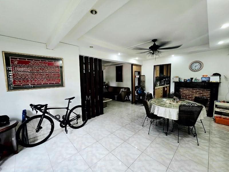737 Jurong West Street 75, 737 Jurong West Street 75, Boon Lay / Jurong / Tuas, 3 Bedrooms, 1,334 sqft, HDB Flat For Sale, by Azmi Talib, 500251437 - PropertyGuru.com.sg