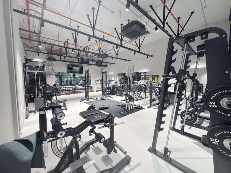 Fully Fitted Gym No Takeover | Robinson Road, Robinson Road/ Telok Ayer/ Cecil Street/ Shenton Way, Boat Quay / Raffles Place / Marina, 3,050 sqft, Other Retail For Rent, by Vivien Tan, 500251468 - Gym - CommercialGuru.com.sg
