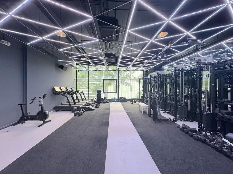 Fully Fitted Gym No Takeover | Robinson Road, Robinson Road/ Telok Ayer/ Cecil Street/ Shenton Way, Boat Quay / Raffles Place / Marina, 3,050 sqft, Other Retail For Rent, by Vivien Tan, 500251468 - Gym - CommercialGuru.com.sg