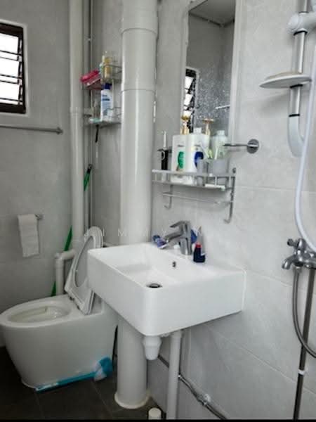 149 Petir Road, 149 Petir Road, Dairy Farm / Bukit Panjang / Choa Chu Kang, 2 Bedrooms, 786 sqft, HDB Flat For Rent, by Jimmy Ng, 500251488 - Bathroom - PropertyGuru.com.sg