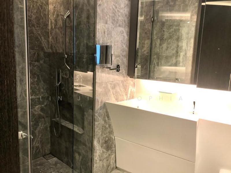 Cairnhill Nine, 9 Cairnhill Road, Orchard / River Valley, 1 Bedroom, 603 sqft, Condominium For Sale, by Lin Jing Sophia, 500251503 - Bathroom - PropertyGuru.com.sg