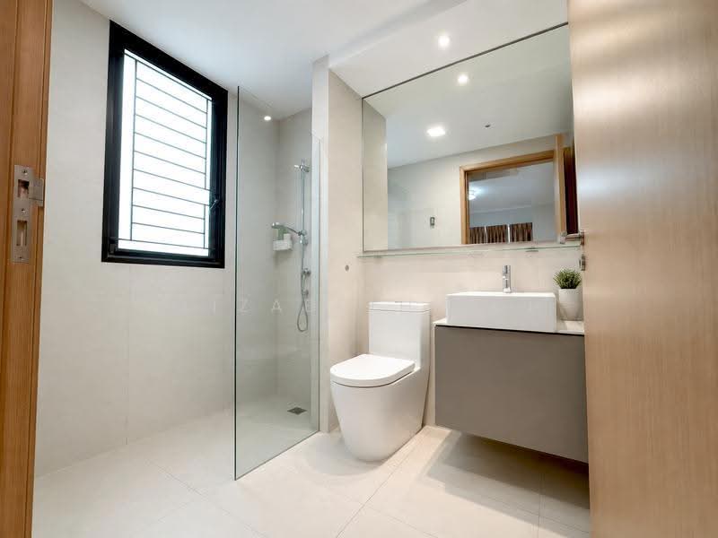 SkyPark Residences, 15 Sembawang Crescent, Sembawang / Yishun, 4 Bedrooms, 1,313 sqft, Condominium For Sale, by Elizabeth Poh, 500251504 - Bathroom - PropertyGuru.com.sg