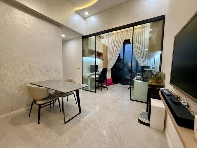 KI Residences At Brookvale, 12 Brookvale Drive, Clementi Park / Upper Bukit Timah, 3 Bedrooms, 980 sqft, Condominium For Sale, by Jerlyn Ng, 500251511 - Living and Dining - PropertyGuru.com.sg