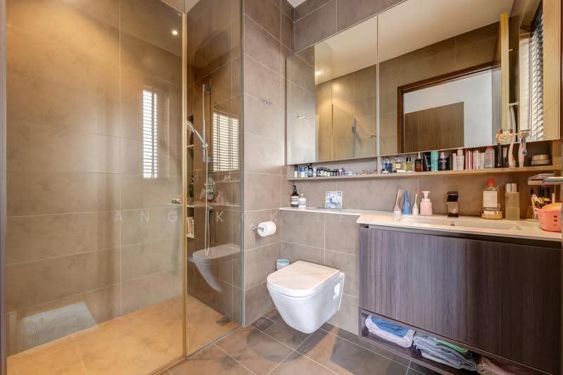 Grandeur Park Residences, 5 Bedok South Avenue 3, Bedok / Upper East Coast, 5 Bedrooms, 1,744 sqft, Condominium For Sale, by Ang Kok Leong, 500251520 - Bathroom - PropertyGuru.com.sg