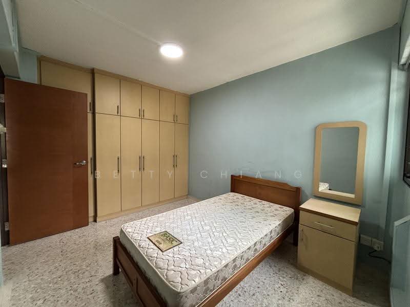 247 Jurong East Street 24, 247 Jurong East Street 24, Boon Lay / Jurong / Tuas, 2 Bedrooms, 732 sqft, HDB Flat For Sale, by Betty Chiang, 500251523 - Master Room - PropertyGuru.com.sg