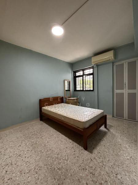 247 Jurong East Street 24, 247 Jurong East Street 24, Boon Lay / Jurong / Tuas, 2 Bedrooms, 732 sqft, HDB Flat For Sale, by Betty Chiang, 500251523 - Master Room - PropertyGuru.com.sg