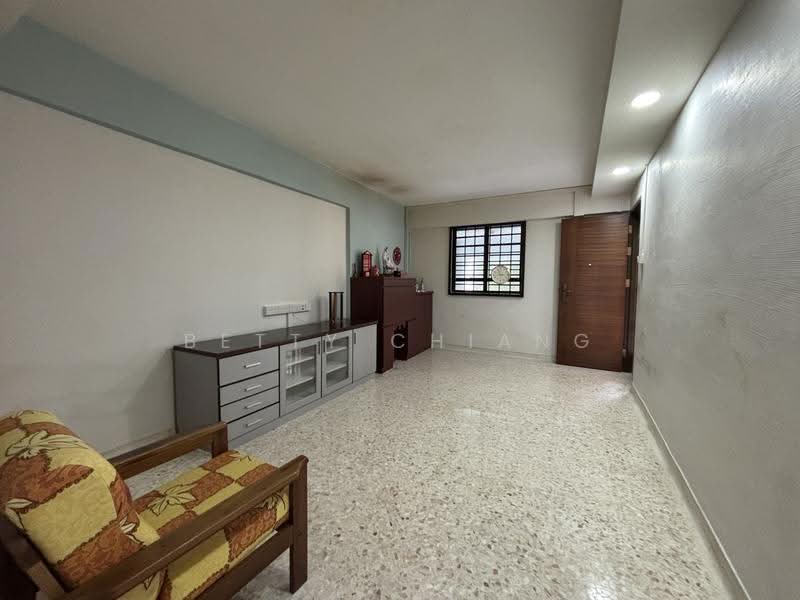 247 Jurong East Street 24, 247 Jurong East Street 24, Boon Lay / Jurong / Tuas, 2 Bedrooms, 732 sqft, HDB Flat For Sale, by Betty Chiang, 500251523 - Living Room - PropertyGuru.com.sg
