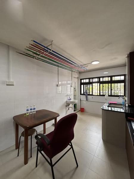 247 Jurong East Street 24, 247 Jurong East Street 24, Boon Lay / Jurong / Tuas, 2 Bedrooms, 732 sqft, HDB Flat For Sale, by Betty Chiang, 500251523 - Kitchen - PropertyGuru.com.sg
