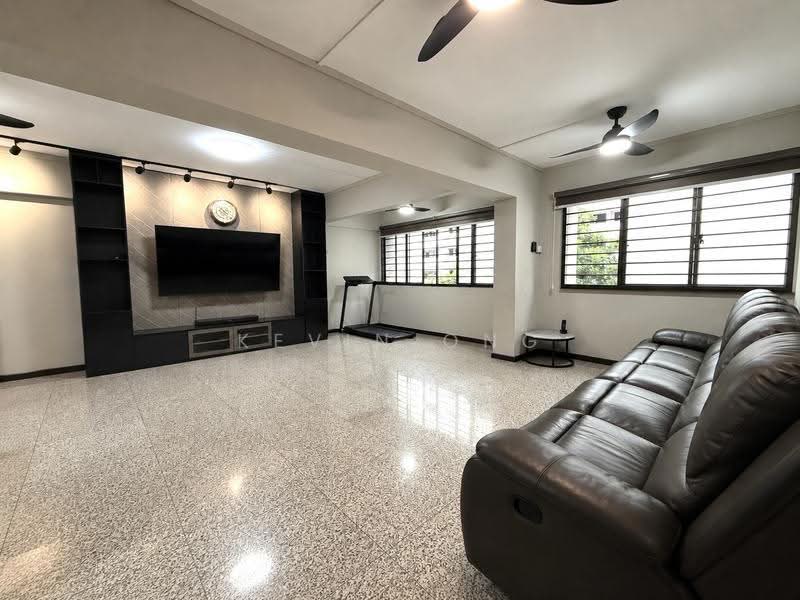 942 Hougang Street 92, 942 Hougang Street 92, Hougang / Punggol / Sengkang, 3 Bedrooms, 1,290 sqft, HDB Flat For Sale, by Kevin Ong, 500251540 - Living Room - PropertyGuru.com.sg