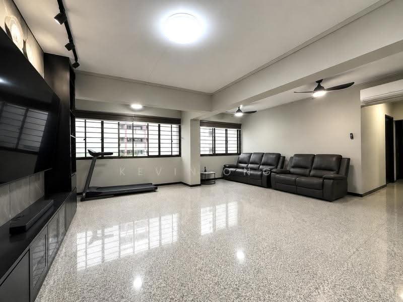 942 Hougang Street 92, 942 Hougang Street 92, Hougang / Punggol / Sengkang, 3 Bedrooms, 1,290 sqft, HDB Flat For Sale, by Kevin Ong, 500251540 - Living Room - PropertyGuru.com.sg