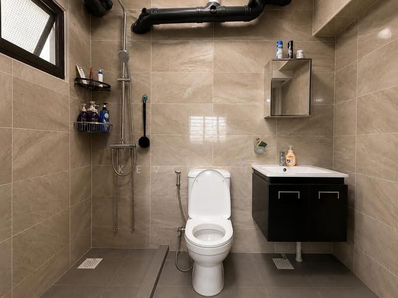 942 Hougang Street 92, 942 Hougang Street 92, Hougang / Punggol / Sengkang, 3 Bedrooms, 1,290 sqft, HDB Flat For Sale, by Kevin Ong, 500251540 - Bathroom - PropertyGuru.com.sg