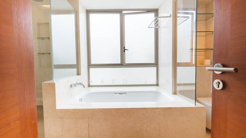 The Berth by the Cove, 216 Ocean Drive, Harbourfront / Telok Blangah, 4 Bedrooms, 3,089 sqft, Condominium For Sale, by Richard Jany, 500251543 - Bathroom - PropertyGuru.com.sg