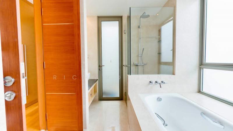 The Berth by the Cove, 216 Ocean Drive, Harbourfront / Telok Blangah, 4 Bedrooms, 3,089 sqft, Condominium For Sale, by Richard Jany, 500251543 - Bathroom - PropertyGuru.com.sg