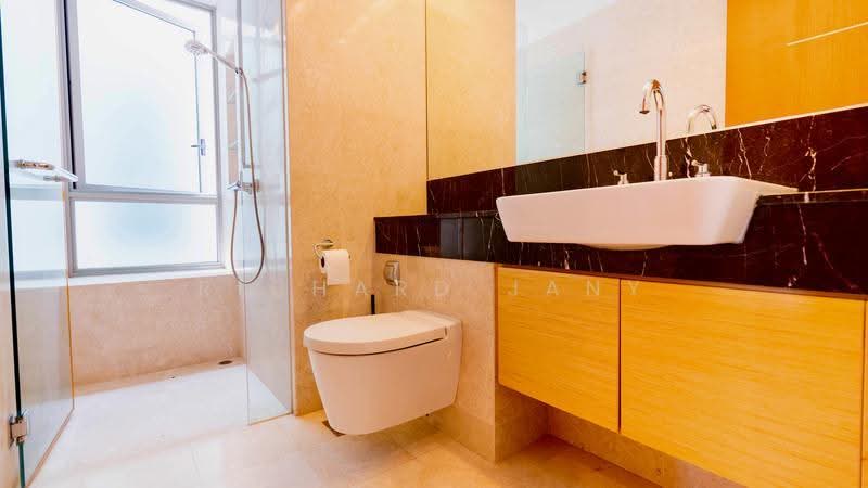 The Berth by the Cove, 216 Ocean Drive, Harbourfront / Telok Blangah, 4 Bedrooms, 3,089 sqft, Condominium For Sale, by Richard Jany, 500251543 - Bathroom - PropertyGuru.com.sg