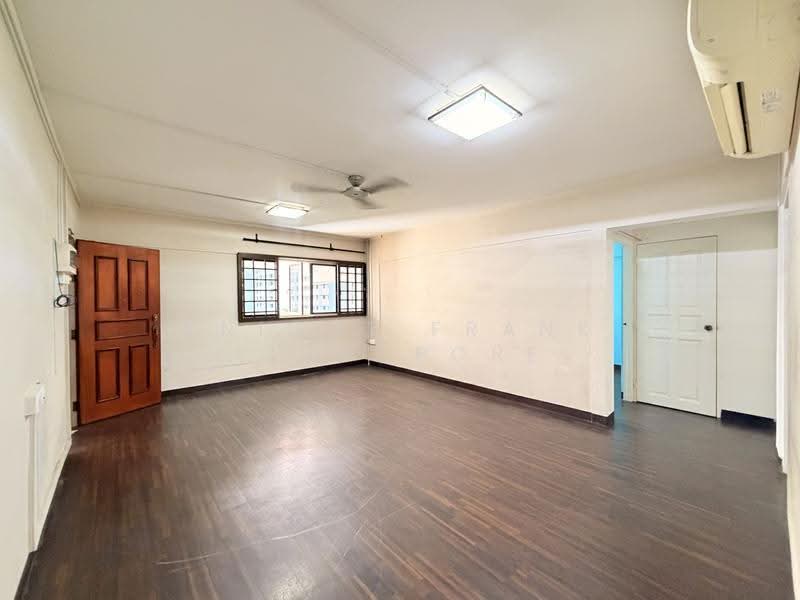 9 Gloucester Road, 9 Gloucester Road, Farrer Park / Serangoon Rd, 3 Bedrooms, 980 sqft, HDB Flat For Sale, by Karen, 500251562 - Living Room - PropertyGuru.com.sg