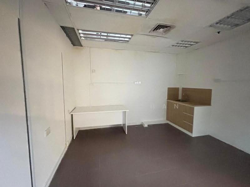 Bukit Timah Shopping Centre, 170 Upper Bukit Timah Road, Clementi Park / Upper Bukit Timah, 151 sqft, Mall Shop For Rent, by Daniel Chan, 500251566 - Interior - CommercialGuru.com.sg