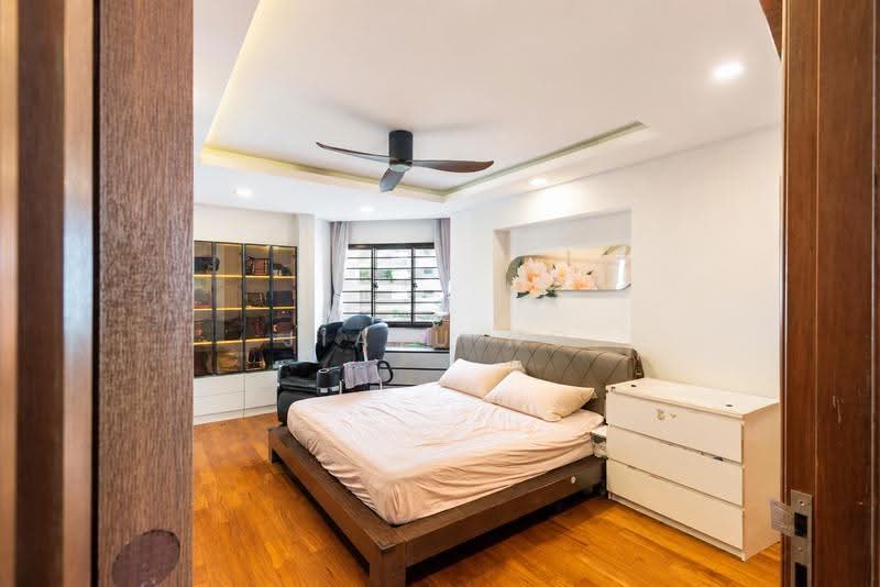Efficient Large EA Renovated next to MRT, , 4 Bedrooms, 1,603 sqft, HDB Flat For Sale, by Jiayu Ng, 500251572 - Bedroom - PropertyGuru.com.sg