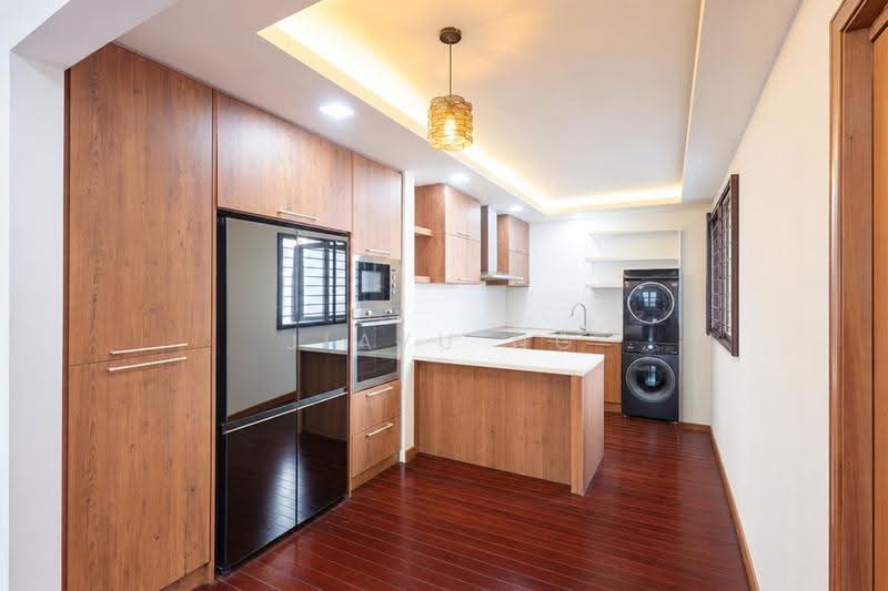 Efficient Large EA Renovated next to MRT, , 4 Bedrooms, 1,603 sqft, HDB Flat For Sale, by Jiayu Ng, 500251572 - Kitchen - PropertyGuru.com.sg