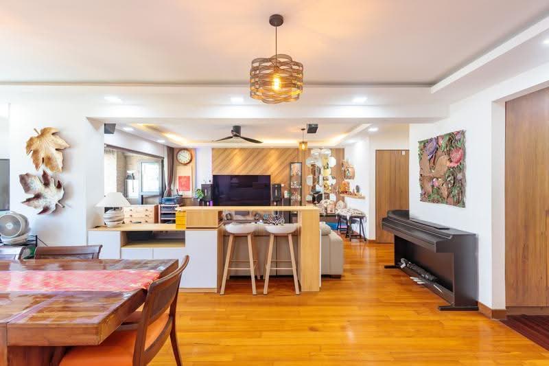 Efficient Large EA Renovated next to MRT, , 4 Bedrooms, 1,603 sqft, HDB Flat For Sale, by Jiayu Ng, 500251572 - Living Room - PropertyGuru.com.sg