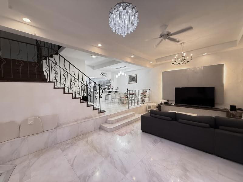 C.H.E.A.P 2 Storey Inter Terrace for Sale Pasir Ris Beach Park, Pasir Ris Heights, Pasir Ris / Tampines, 5 Bedrooms, 2,000 sqft, Terraced House For Sale, by Aaron Yeo, 500251574 - PropertyGuru.com.sg