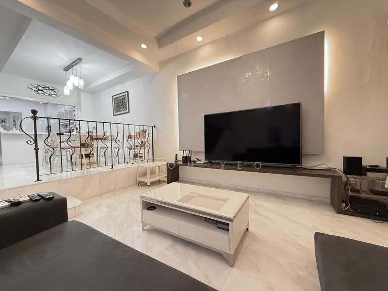 C.H.E.A.P 2 Storey Inter Terrace for Sale Pasir Ris Beach Park, Pasir Ris Heights, Pasir Ris / Tampines, 5 Bedrooms, 2,000 sqft, Terraced House For Sale, by Aaron Yeo, 500251574 - PropertyGuru.com.sg