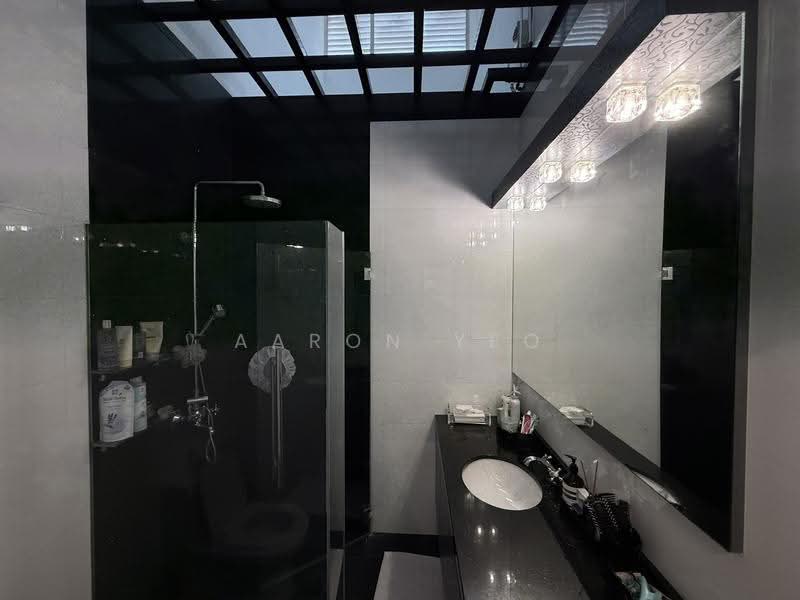 C.H.E.A.P 2 Storey Inter Terrace for Sale Pasir Ris Beach Park, Pasir Ris Heights, Pasir Ris / Tampines, 5 Bedrooms, 2,000 sqft, Terraced House For Sale, by Aaron Yeo, 500251574 - PropertyGuru.com.sg