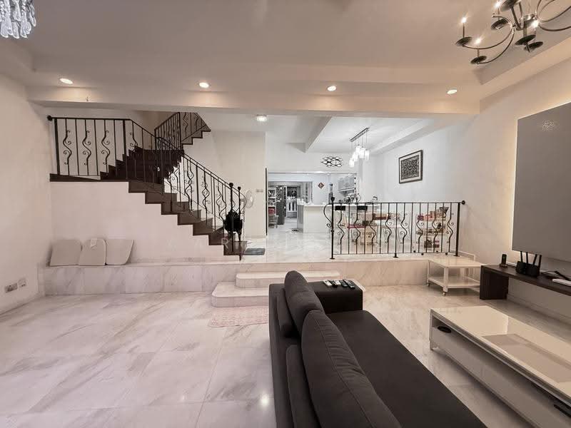C.H.E.A.P 2 Storey Inter Terrace for Sale Pasir Ris Beach Park, Pasir Ris Heights, Pasir Ris / Tampines, 5 Bedrooms, 2,000 sqft, Terraced House For Sale, by Aaron Yeo, 500251574 - PropertyGuru.com.sg