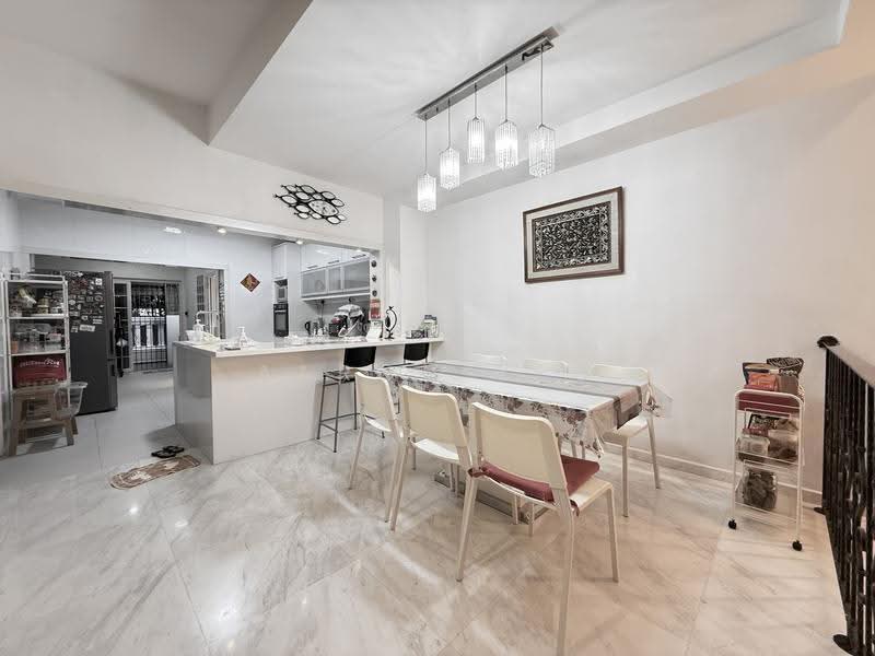 C.H.E.A.P 2 Storey Inter Terrace for Sale Pasir Ris Beach Park, Pasir Ris Heights, Pasir Ris / Tampines, 5 Bedrooms, 2,000 sqft, Terraced House For Sale, by Aaron Yeo, 500251574 - PropertyGuru.com.sg