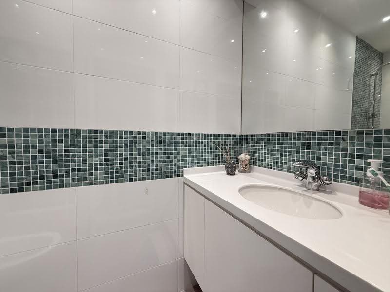 C.H.E.A.P 2 Storey Inter Terrace for Sale Pasir Ris Beach Park, Pasir Ris Heights, Pasir Ris / Tampines, 5 Bedrooms, 2,000 sqft, Terraced House For Sale, by Aaron Yeo, 500251574 - PropertyGuru.com.sg