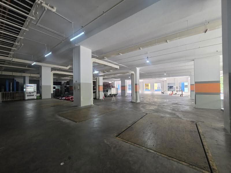 Loading bay