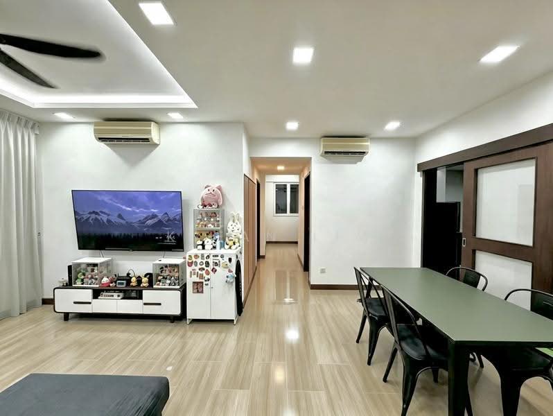 Casablanca, 23 Rosewood Drive, Admiralty / Woodlands, 2 Bedrooms, 947 sqft, Condominium For Sale, by Kyean Lim, 500251592 - Living Room - PropertyGuru.com.sg